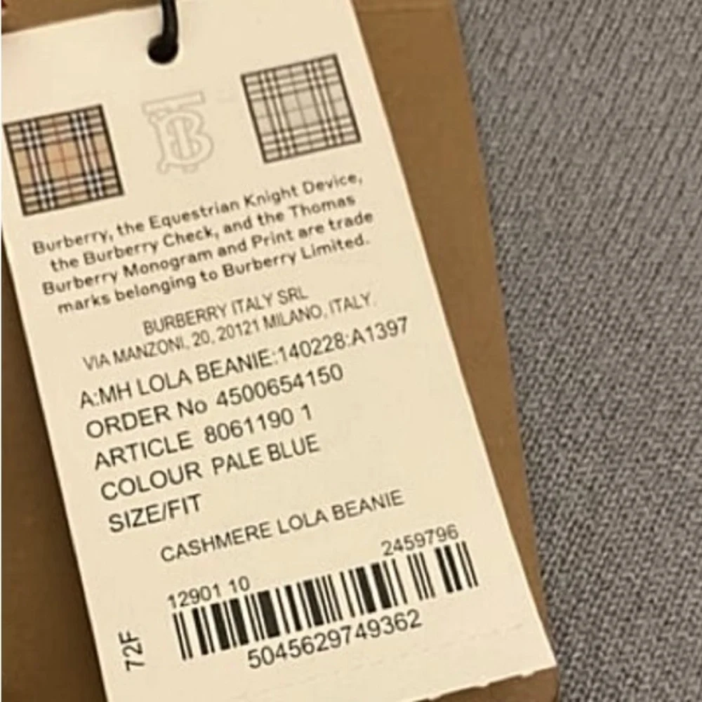 Burberry Beanie - Picture 3 of 5